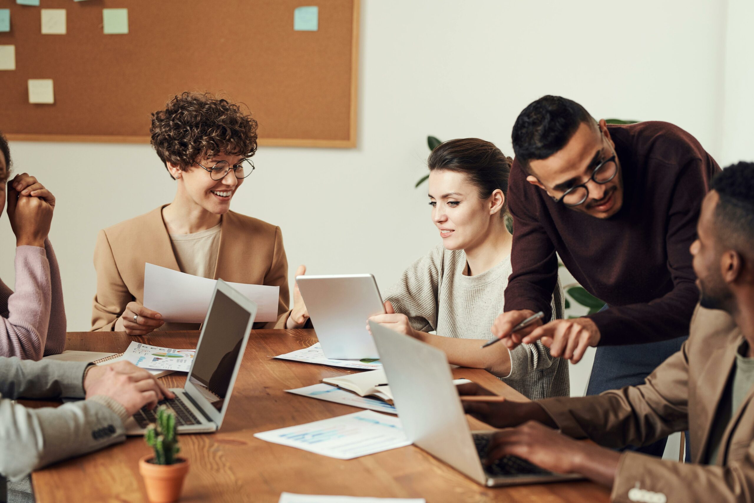 Une formation à la gestion de projet agile au sein d'une entreprise souhaitant faire monter en compétences ses collaborateurs